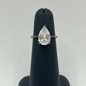 Elegant Silver Teardrop Ring